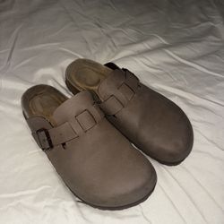 Cushionaire Leather Clogs 