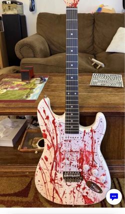 WHITE VEXED BLOOD SPLATTER STRAT GUITAR SCARY LOOKING! SSS