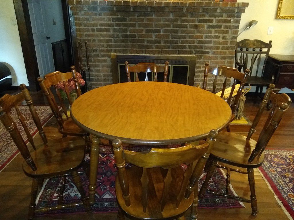 Dining Table and 6 Chairs - Ethan Allen