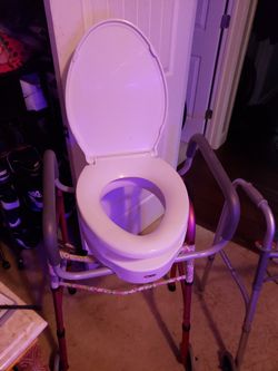 Medical Supplies 2 Like New Walkers Aluminum 1 Pink Up To 300lbs  And 1 Grey 350lbs Like New Plus Toilet Seat Booster In Great Shape  