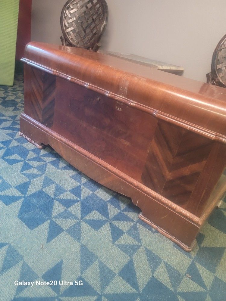 Original Roos Sweetheart Cedar Chest
