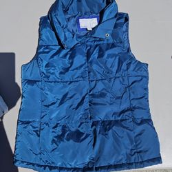 2 Womans Small Vests