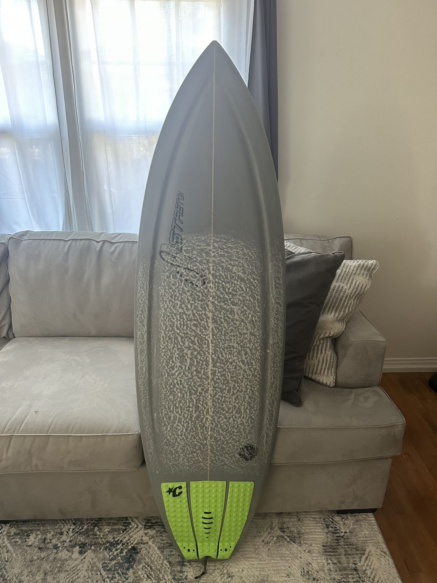 Stretch Surfboard 5’6 28 Liters