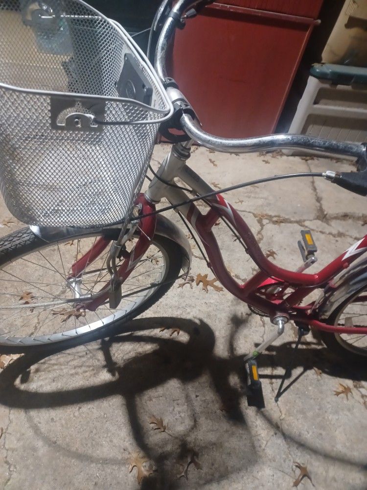 26 In Women's. Schwinn Cruiser I