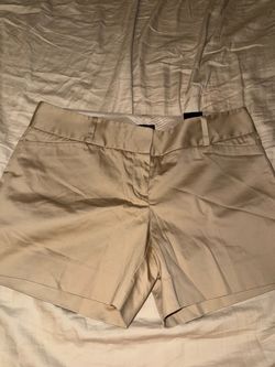 2 new shorts for women size 8/10 $30 for both hablo español.
