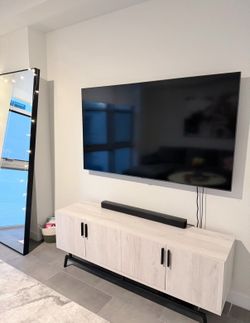 Samsung 65-inch Smart TV