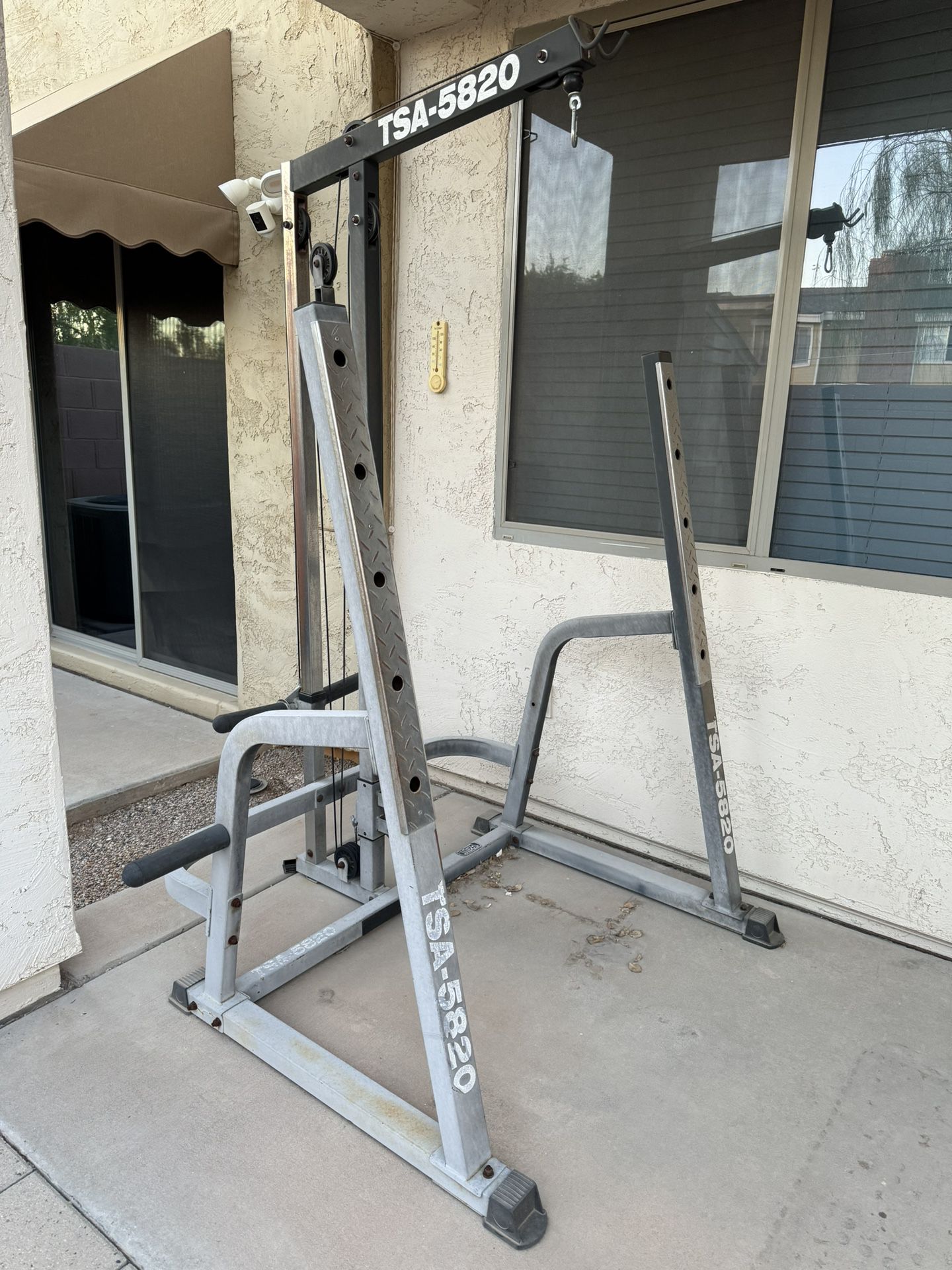 TSA-5820 SQUAT RACK with Barbell and attachments