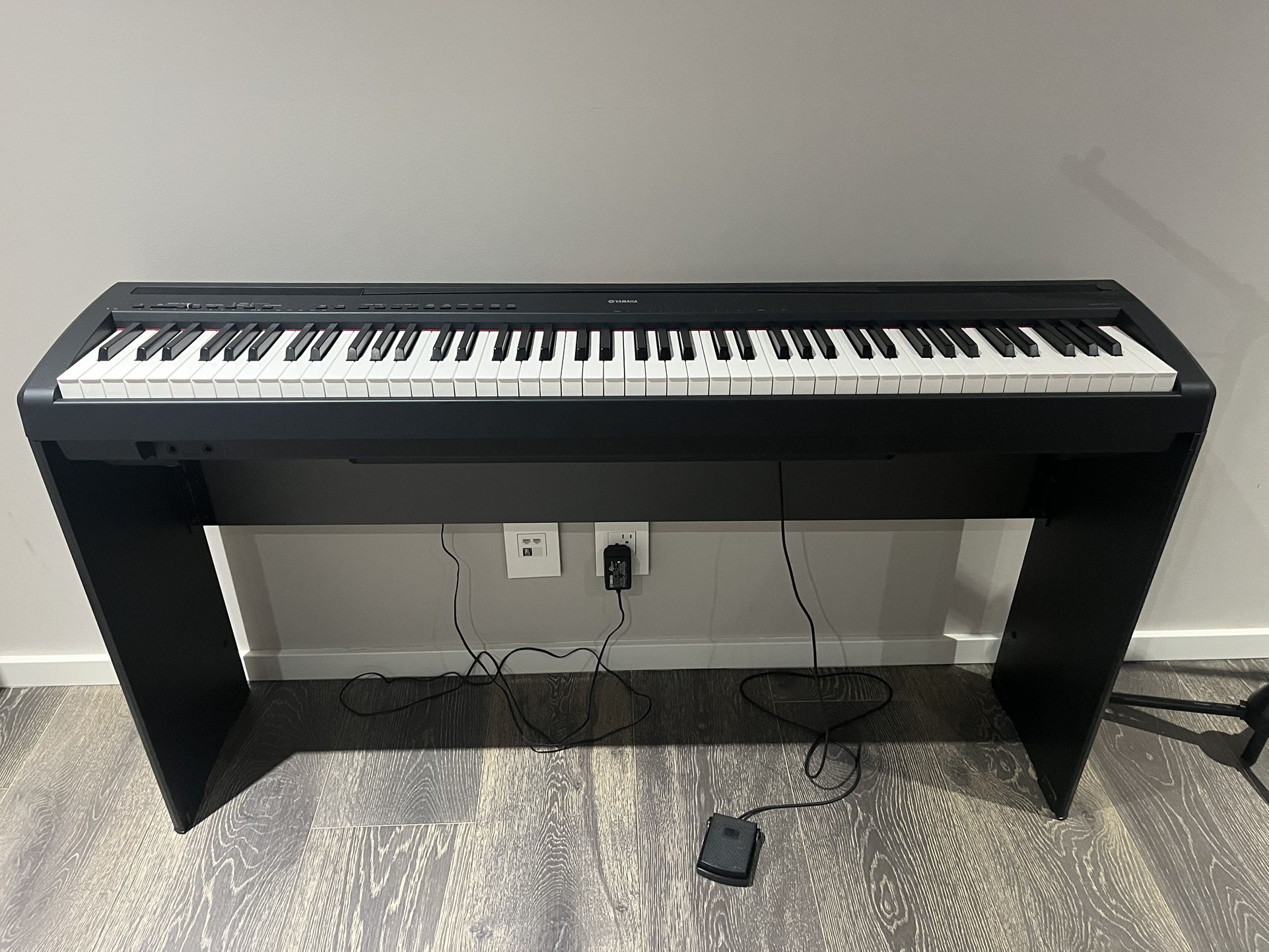 Yamaha P95 digital piano with stand