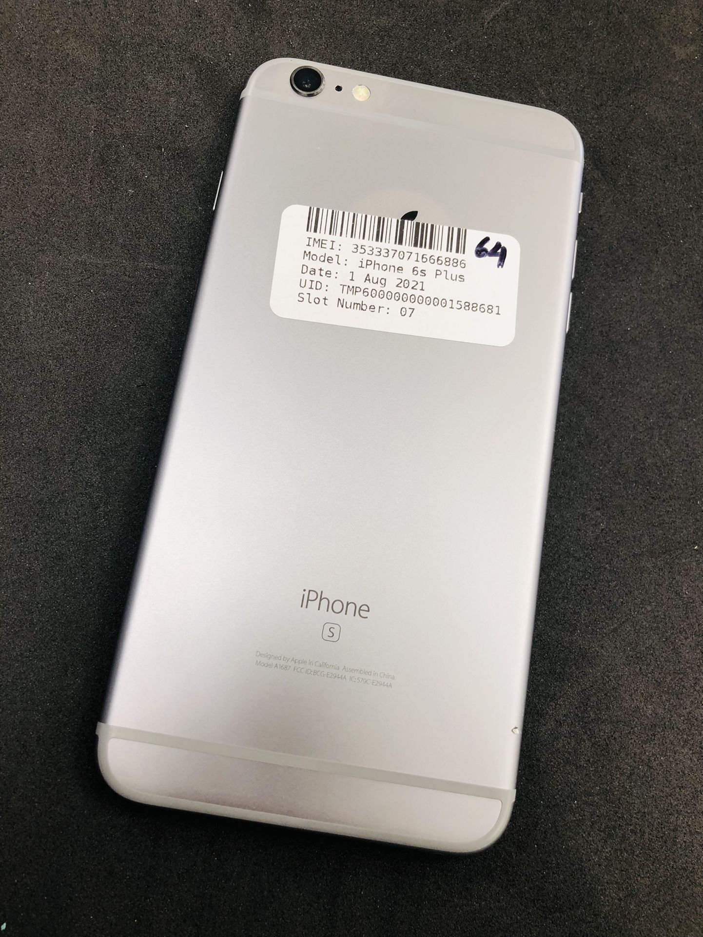 Factory unlocked Apple iPhone 6s plus 64 GB