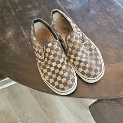 Men 7 Vans
