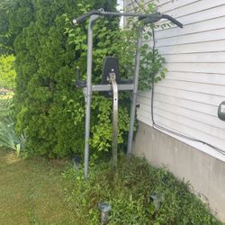 Pull Up Dip Station. 