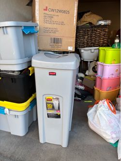 23 gallon trash can