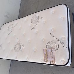 Royal Memory Foam Twin Size Set 