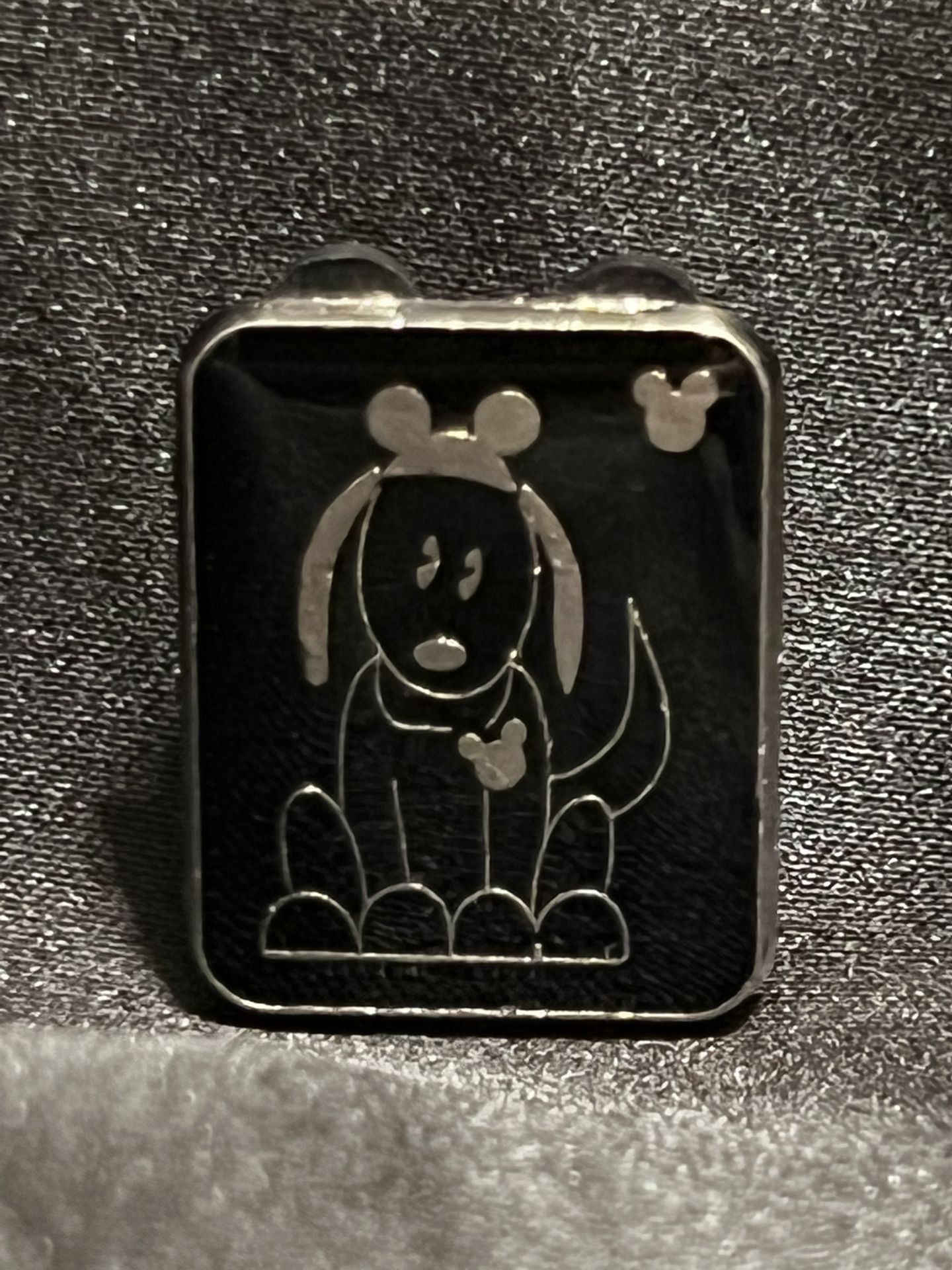 Disney Pin WDW Hidden Mickey Series III Dog With Mouse Ears Pin