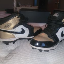 Jordan 1  Mid TD Football Cleats - Black/Gold/White  (Size  8.5)