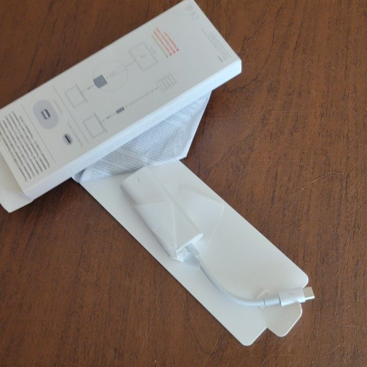 Apple Thunderbolt 3 USB-C to Thunderbolt 2 Adapter A1790 - MMEL2AMA New, 
in original package. UPC 58. Weight 2.5oz plus shipping 
materials