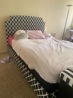Queen bed set