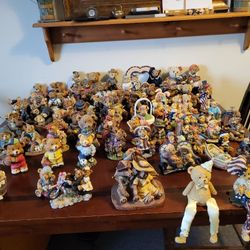 95 Adorable Resin/Porcelain Bear Figurines