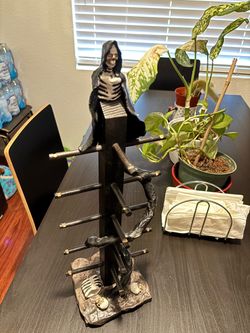 Handmade eye/sun glasses holder