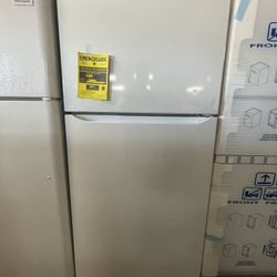 WHITE REFRIGERATOR 