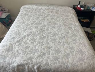 Queen size Tempurpedic Bed With power base