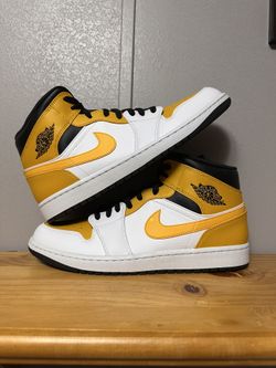 Jordan 1 Mid “University Gold” men’s size 12