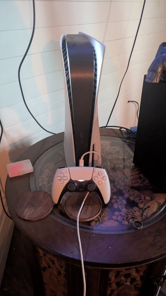 PS5 885 GB Like New