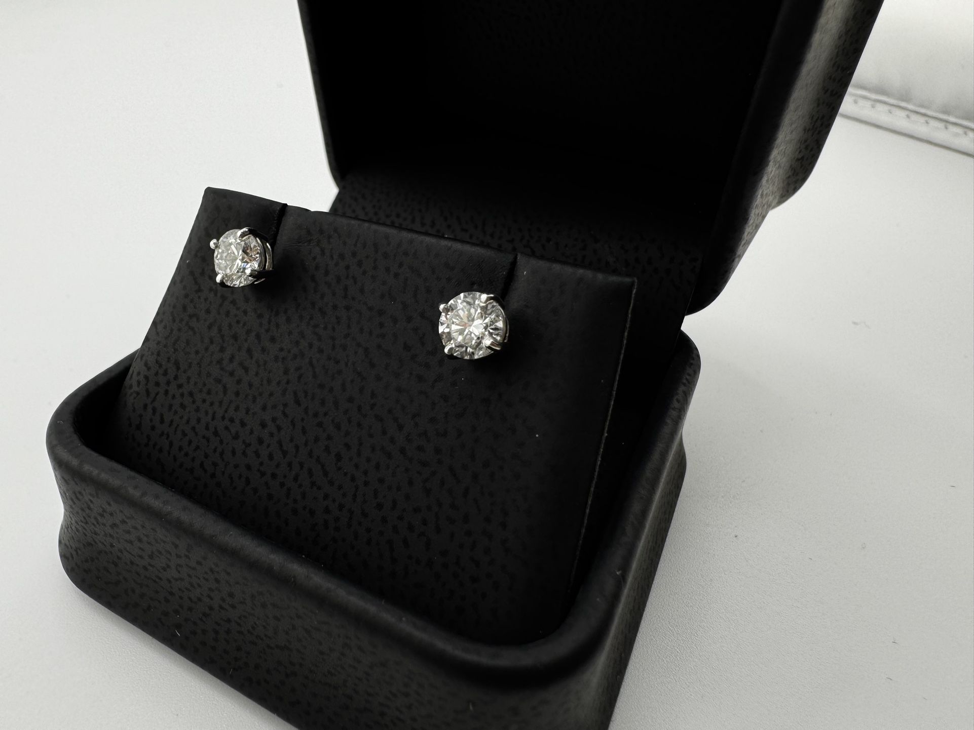 Diamond Ear Ring 1.00 Ct