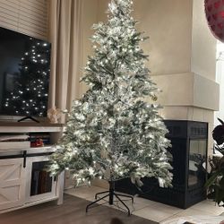 Christmas Tree with Ornaments, Star, Rug Included 