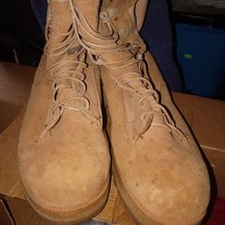 Wellco Boots Desert Tan Army Vibram Temperate Weather II Men's Size 11