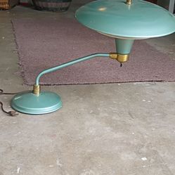 Vintage MCM Flying Saucer desk llam