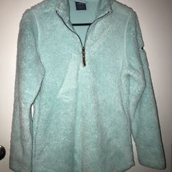 Charles River Pull Over Size Small
