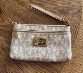 Authentic Michael Kors Wristlet