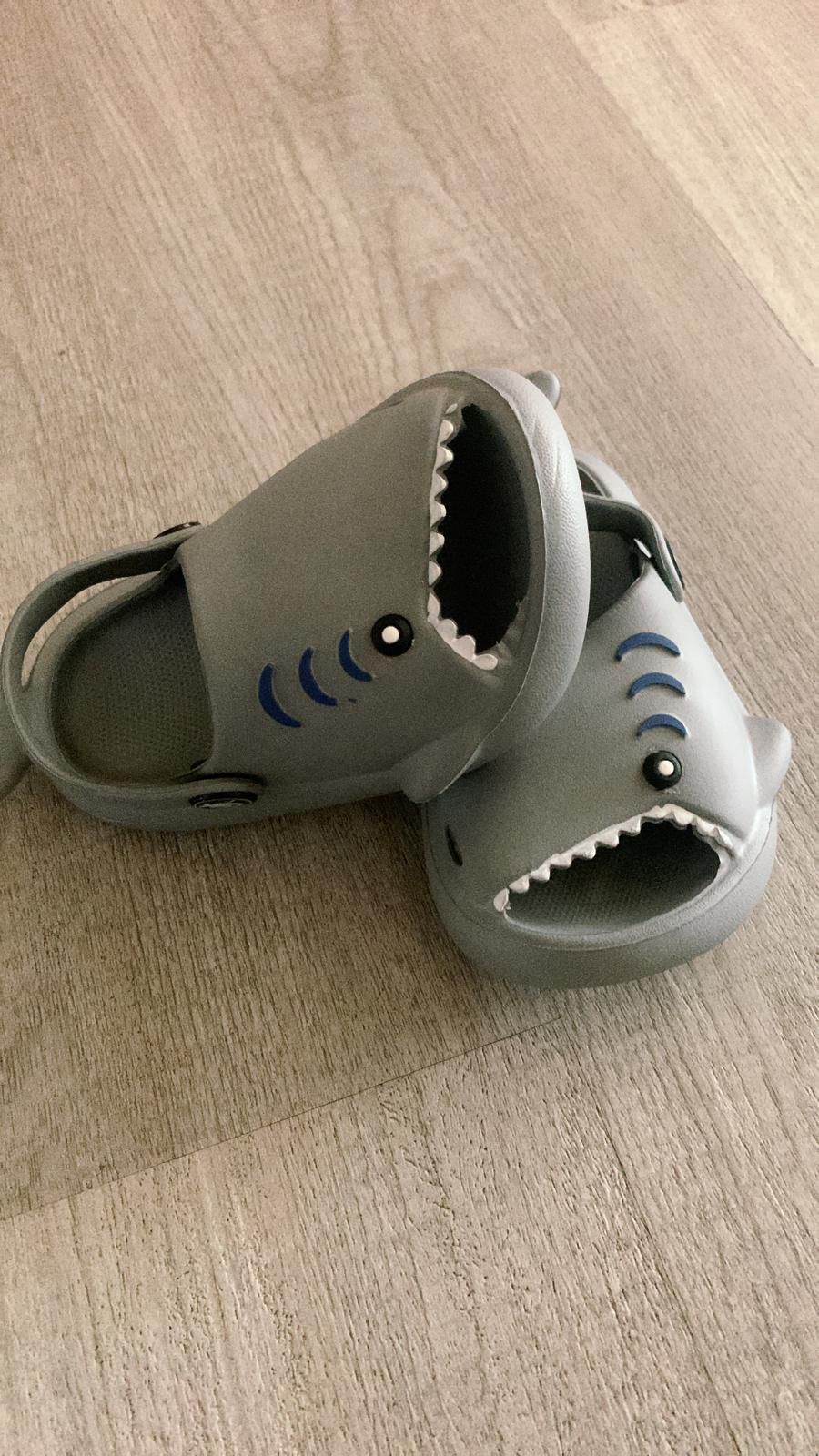 Shark-style sandal for toddlers in size 6