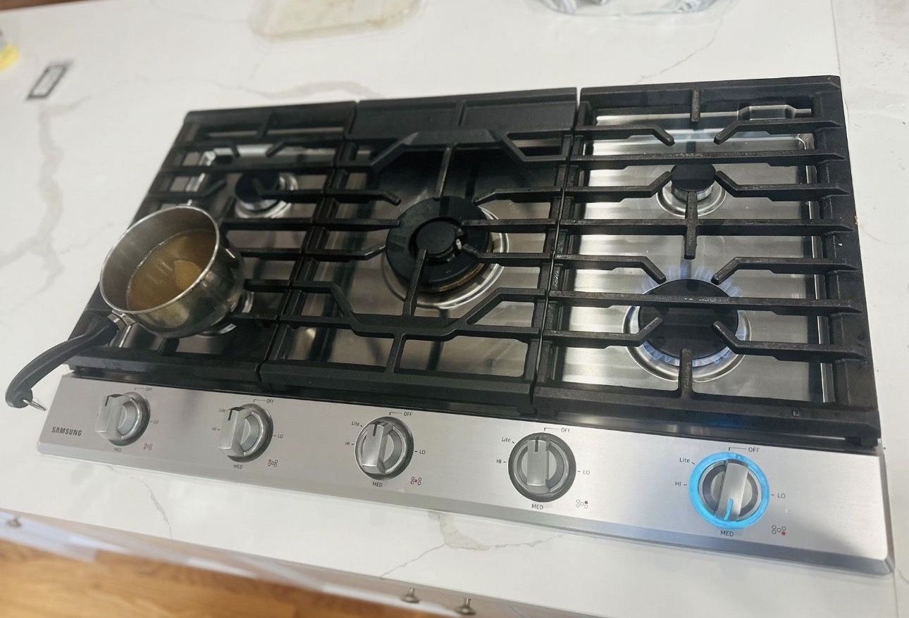 Samsung - 36" Built-In Gas Cooktop - Stainless Steel
