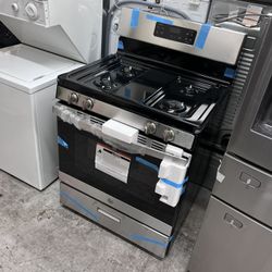 NEW GE FREESTANDING 30” GAS STOVE