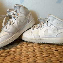 All white Jordan 1 Sneakers Youth Size 6.5 Women size 8 