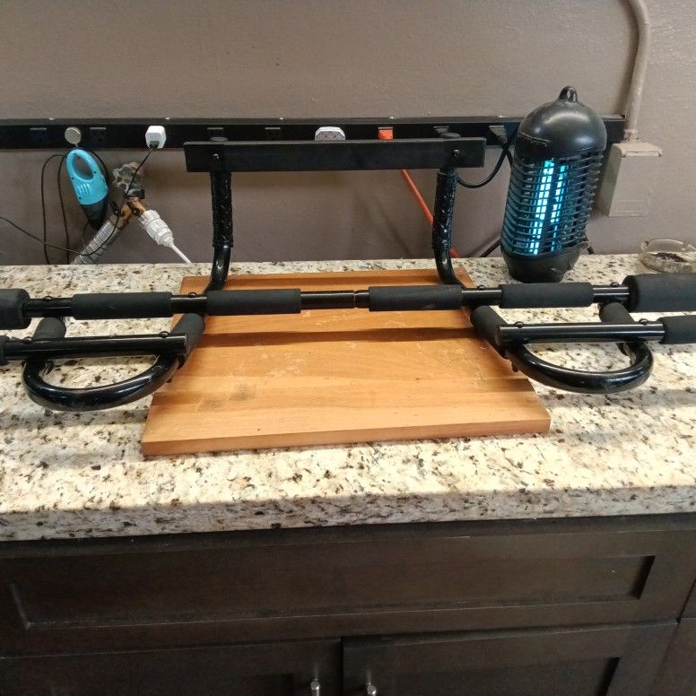 Pull-up Bar -over Door