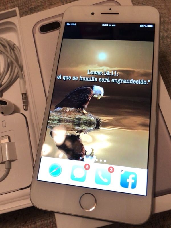 iPhone 7 Plus silver 32 GB Serious people