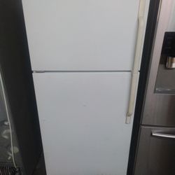 MAYTAG  Refrigerator 