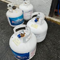 (2) Full 20lb AmeriGas Propane Tanks & (2) Empty Tanks
