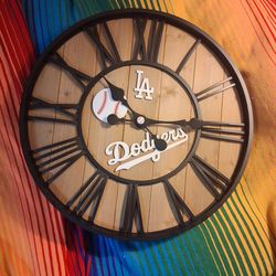 Dodger clock  oversize 26"round/Jurupa Vally Area