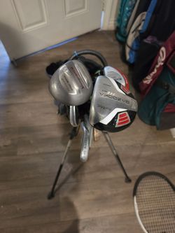 JUNIOR  GOLF CLUBS WITH STANDBAG (9 CLUBS SET)GREAT SET FOR STARTERS