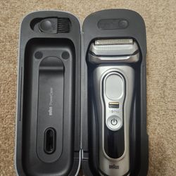 Great deal! Braun Series 9 pro electric shaver + charging travel case