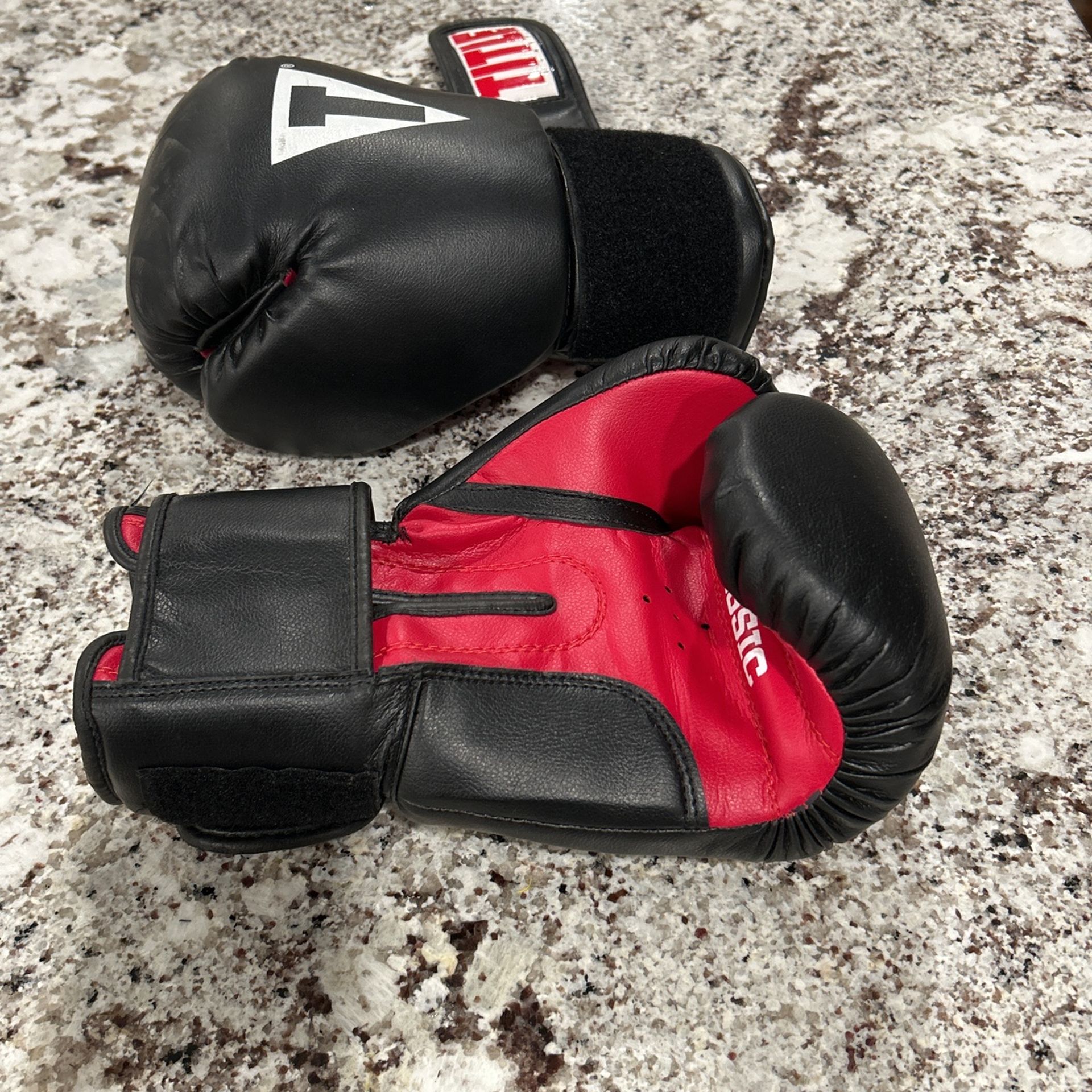 Title Classic Boxing Gloves
