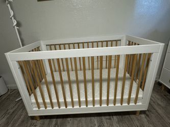 Crib With Convertible Toddler Rails And Mattress