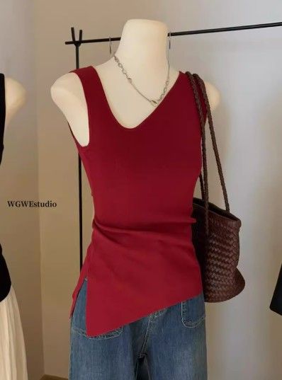 Irregular slanting neckline, slit opening, knitted halter-necked tank top for women, summer innerwear, design that fits well and makes the figure look