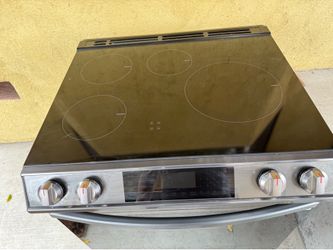 Samsung Induction Stove 30”W black 4 burner air fry