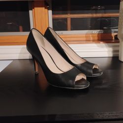 8 Woman's Black Heels