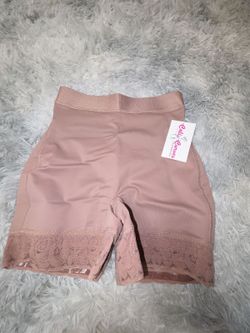 Cali Curves shorts